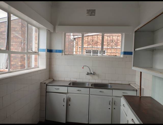 1,200M² BUILDING FOR SALE IN PRIMROSE
